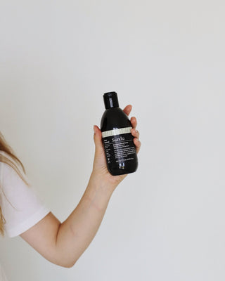 Šampūnas plaukų garbanoms sutramdyti