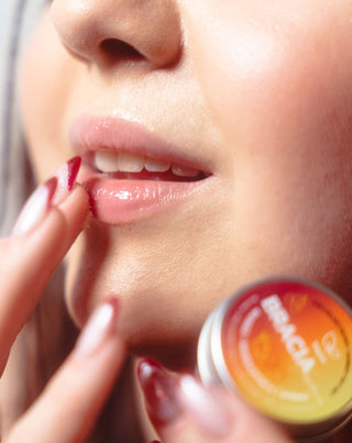 Vaisinis šerbetas sausoms ir suskeldėjusioms lūpoms vyšnių, mangų ir mandarinų Bracia Mydlarze - 2