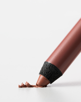 Lūpų pieštukas su kreminės, ilgai išliekančios formulės