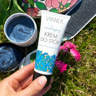 Drėkinamasis pėdų kremas su kiaulpienėmis šiurkščiai ir sausai odai