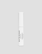 Nutridome tankinantis ir stiprinantis antakių gelis su žaliosios arbatos ekstraktu