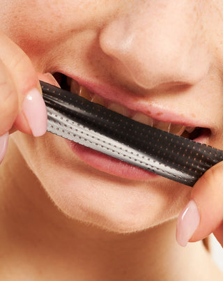 The White(ning) Stripes Smilebite dantų balinimo juostelių rinkinys, 28 vnt. - 2