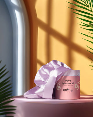 Twisty rožinės spalvos šilko kepuraitė garbanotiems ir banguotiems plaukams miegui