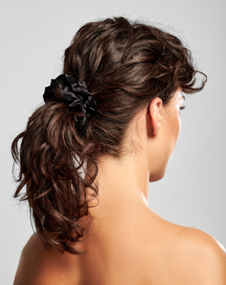 Juodų 100 % natūralaus šilko plaukų gumyčių rinkinys 3 vnt. - 2