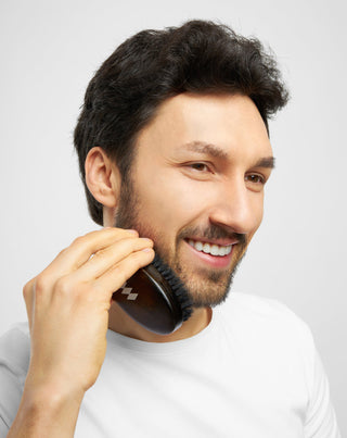 Barzdaskutė iš buko medienos su natūraliais šerno šeriais