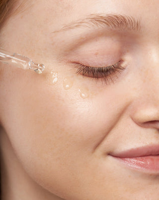 Itin drėkinantis veido serumas su hialurono rūgštimi,