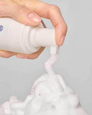Valomosios putos jautriai ir į spuogus linkusiai odai su betainu, pantenoliu ir alantoinu Cleansing Orphica Clinic 150 ml - 2