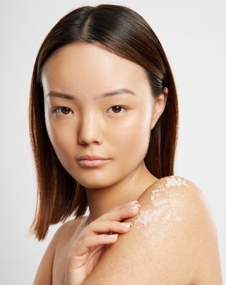 Uddo cukrinis kūno šveitiklis su taukmedžio sviestu makadamijų ir avokadų aliejumi - 2