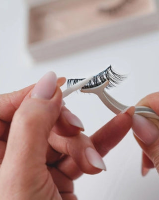 Bamm!lashes daugkartinio naudojimo 2d dirbtinės blakstienos ant juostelės Sooo Alluring