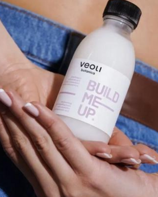 Drėkinamasis ir atstatomasis tonikas su keramidais ir hialurono rūgštimi Build me up Veoli Botanica - 2