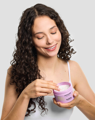 Twisty kremas garbanotiems plaukams formuoti su linų sėmenų ir avižų ekstraktu Curl On Me