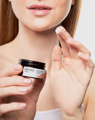 Mel Skin šviesinantis akių kremas su vitaminu C - 3